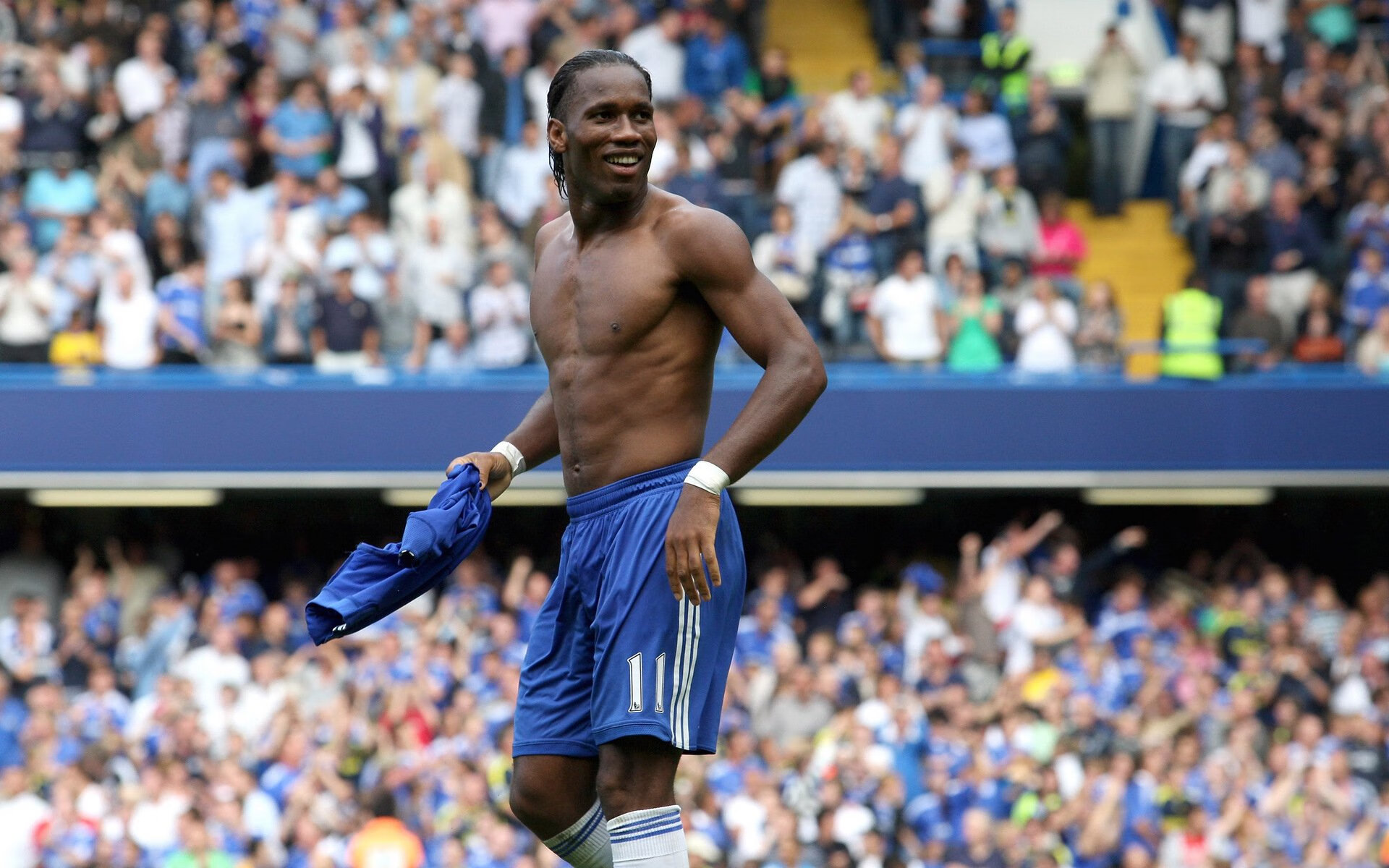 马克西的指尖,欧冠淘汰赛之夜,一个少年如何用沉默掌控风暴