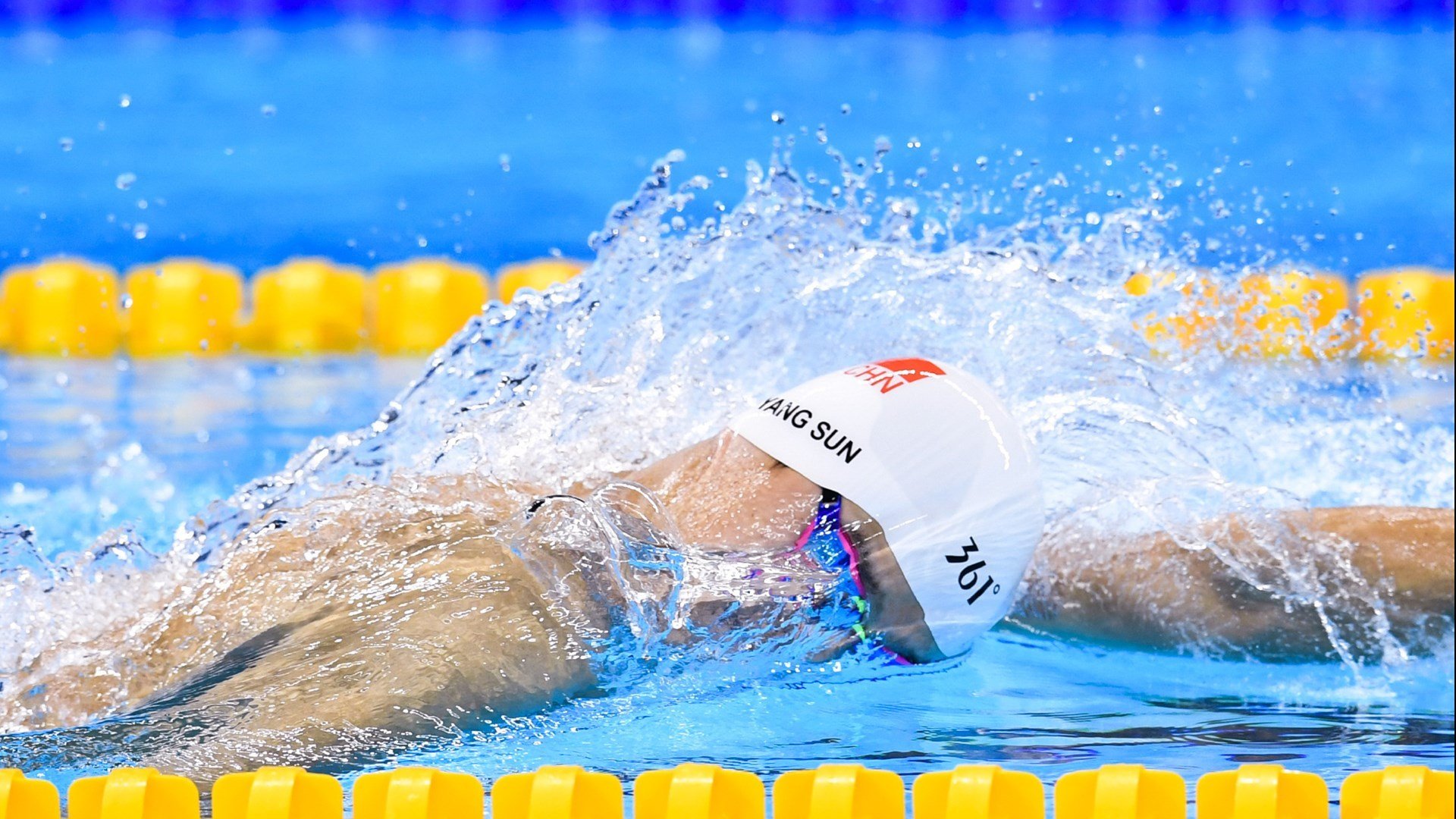 赛道与绿茵场，当F1揭幕战遇上毕尔巴鄂的墨西哥硬仗