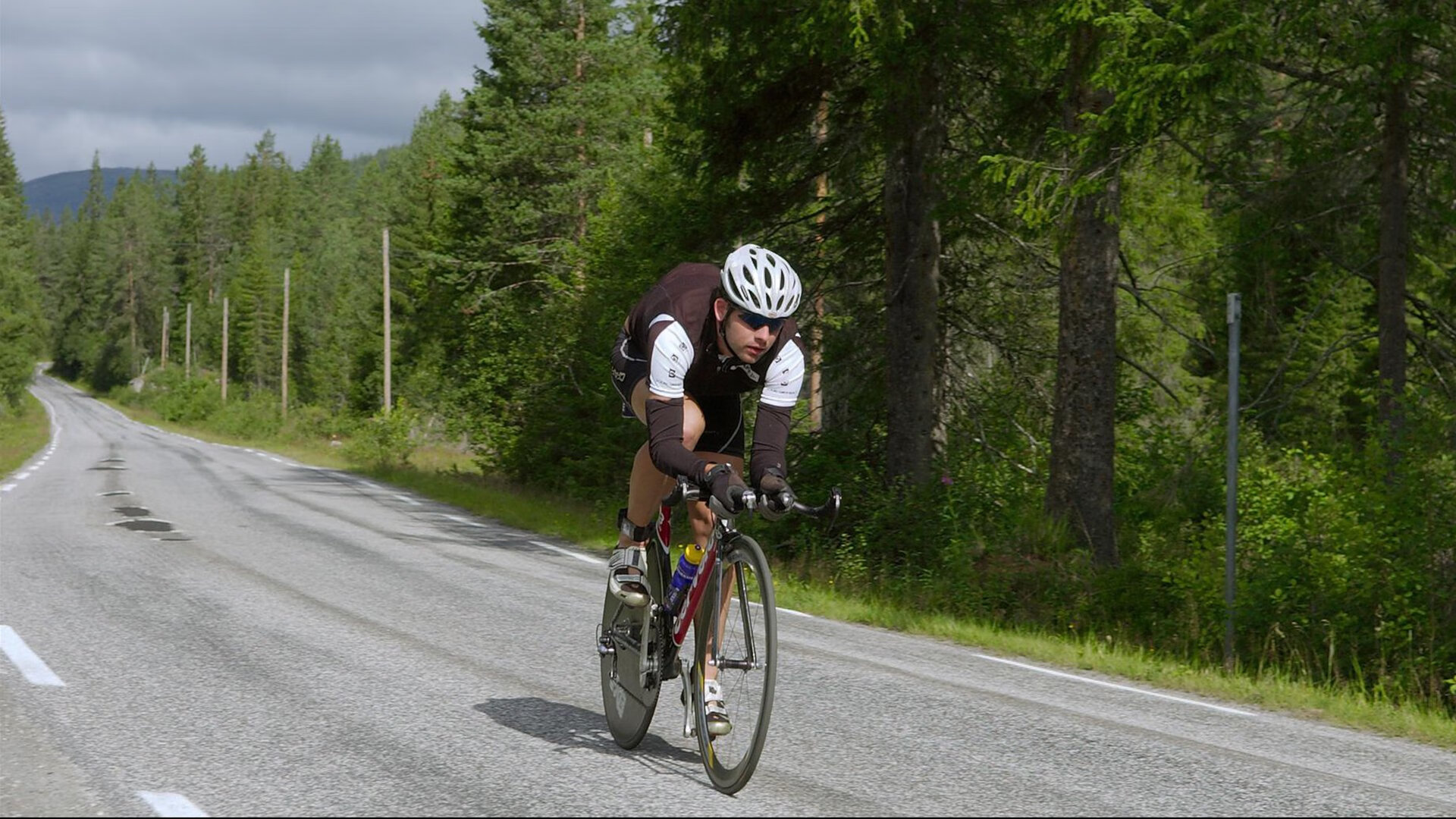 德甲争冠战之夜,当英格拉姆的篮球大脑降临绿茵场