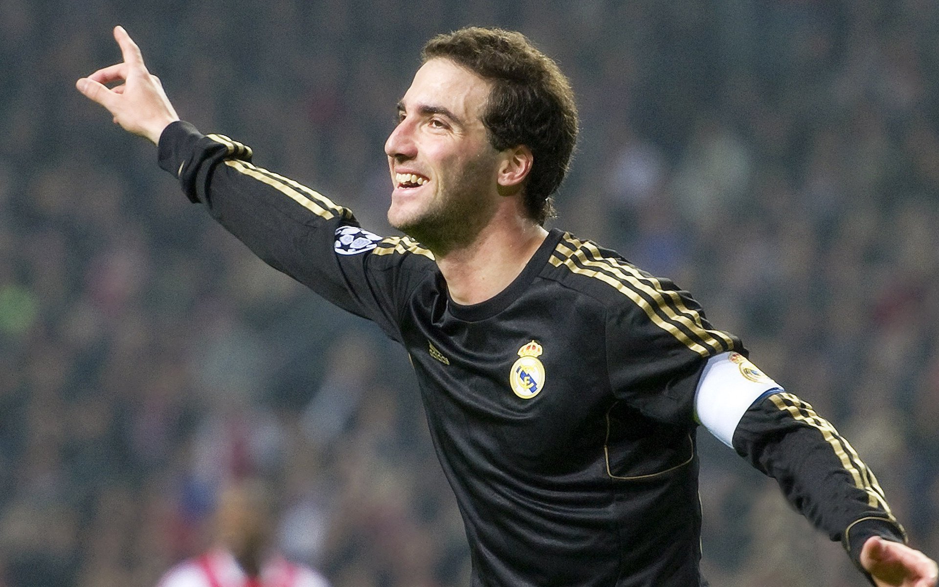 乌克兰争冠战胜出乌拉圭,厄德高展现巨星价值,一场比赛,两种足球哲学的碰撞